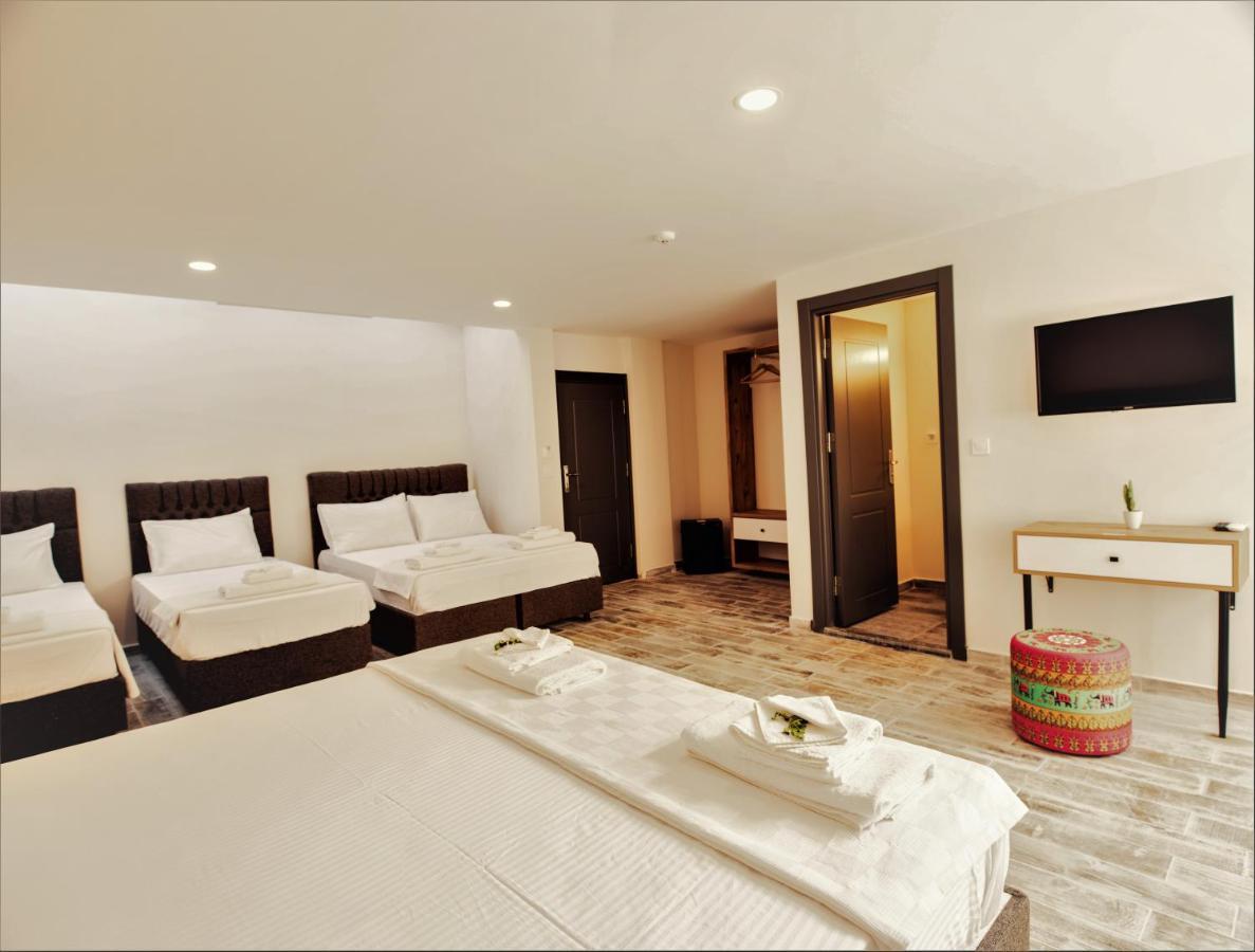 Juliet Hotel *